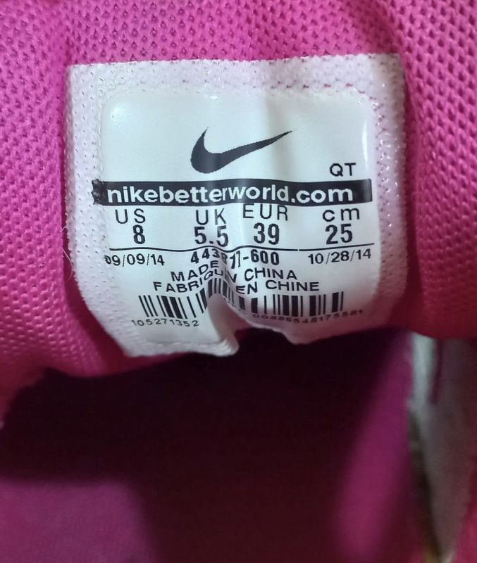 Кроссовки Nike размер 39