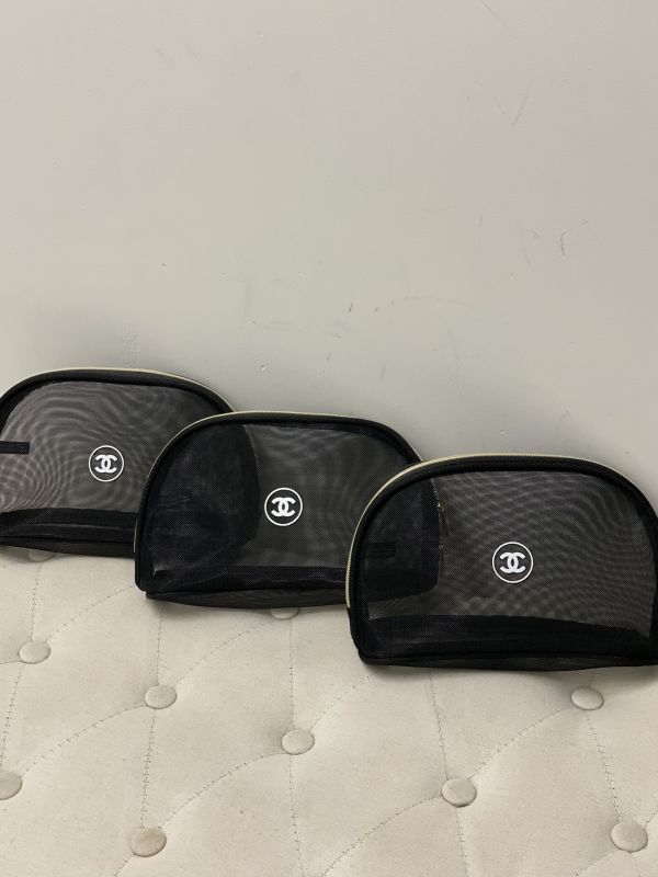 Новая косметичка  Chanel , размер 21/13 см