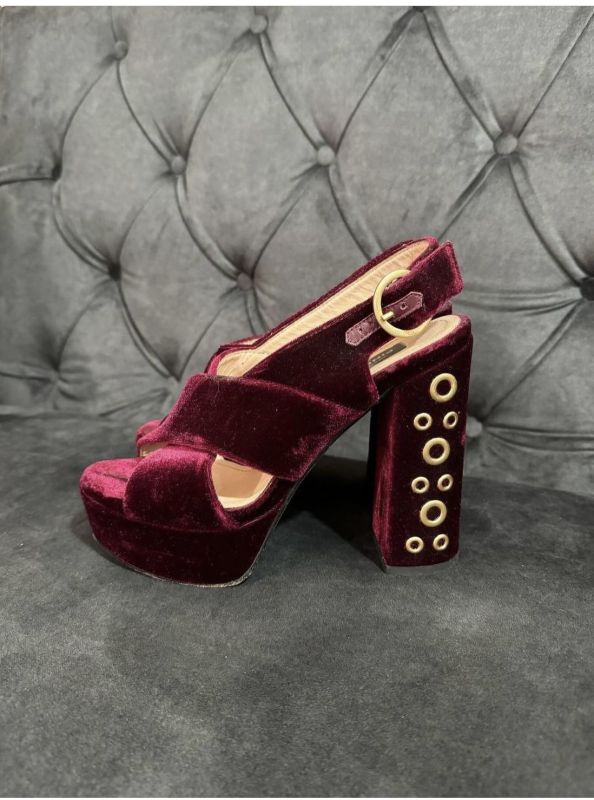 Босоножки Pinko размер 37