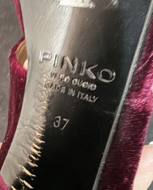 Босоножки Pinko размер 37